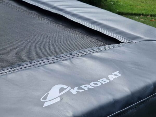 Akrobat_Mini Gym_Antracite_Close-up_Pad (1) Akrobat Mini-Gym Trampolin